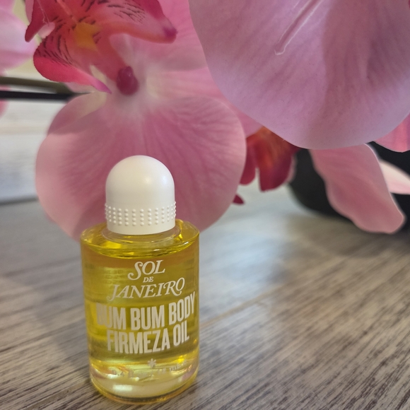 Sol de Janeiro Bum Bum Body Oil Travel Size And A Bag As A Gift. - Picture 3 of 6